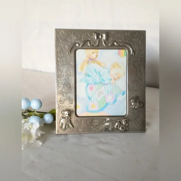 Vintage Silver Baby Theme Frame - Made in Hong Kong - Picture 7 of 9